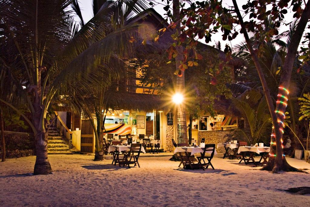 Angelina Beach Resort & Italian Restaurant Malapascua Екстер'єр фото